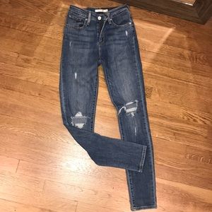 Levi’s 721 ripped high rise skinny size 25